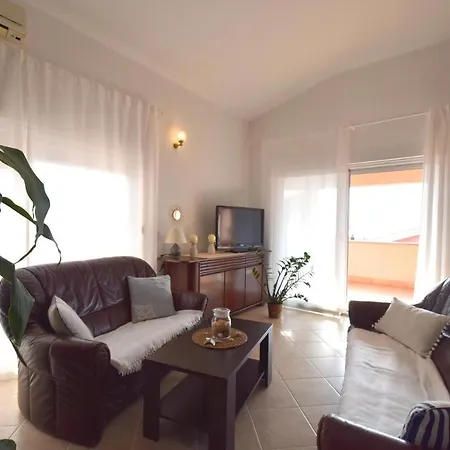 Apartment Luis